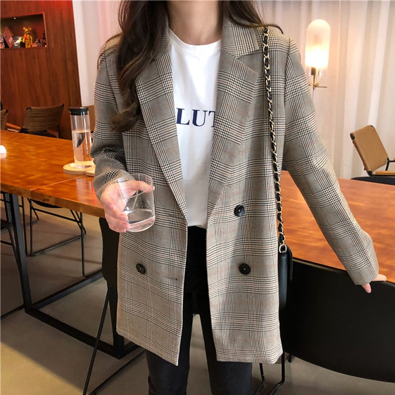 BUSINESS WOMAN BLAZER