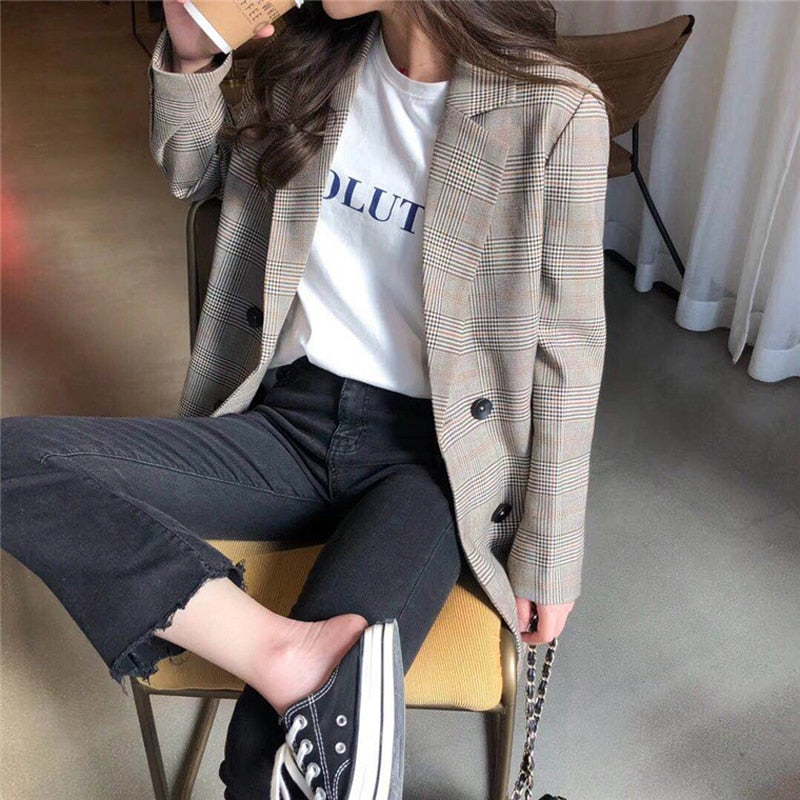 BUSINESS WOMAN BLAZER