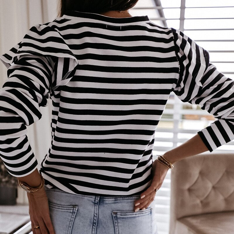 FEMININE WOMAN TEE