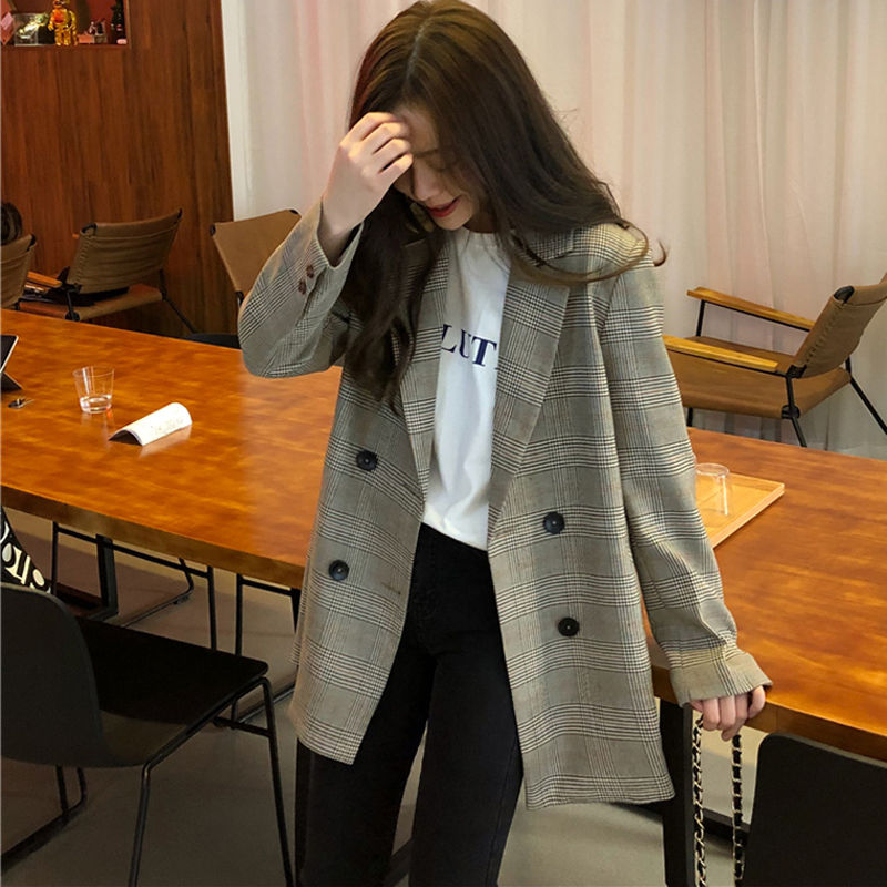 BUSINESS WOMAN BLAZER